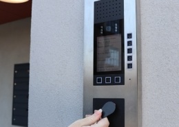 Digital dørstation på Bredstedgade