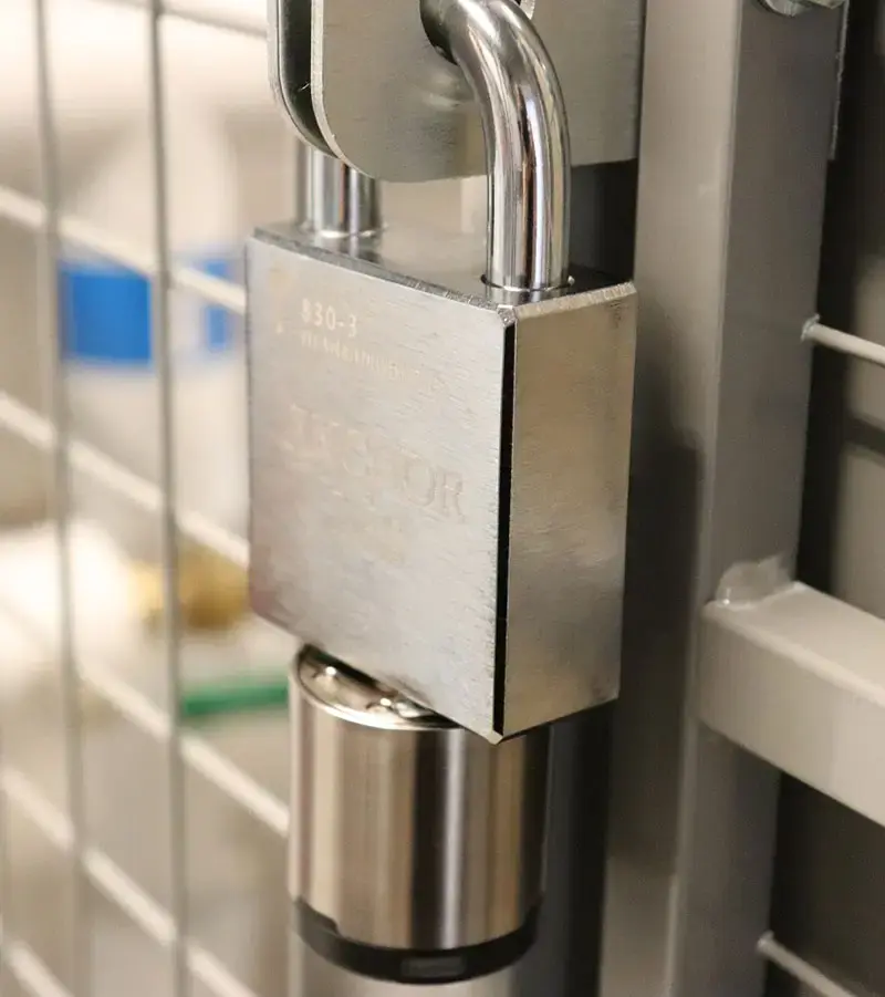 Hængelås med adgangskontrollæser til virksomheder og erhverv