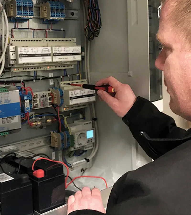 Nem adgangskontrol til installatøren_800x900 Vi designer adgangskontrol, der er nemt at installere og servicere for dig som installatør