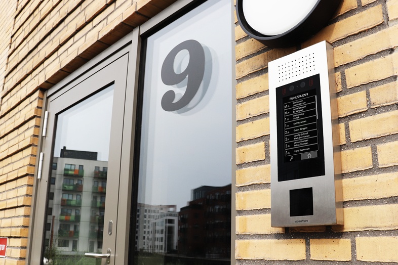 SAGA ved Pakhuskajen nr9 786x524 - Digitalt adgangssystem med touch-dørstationer og app