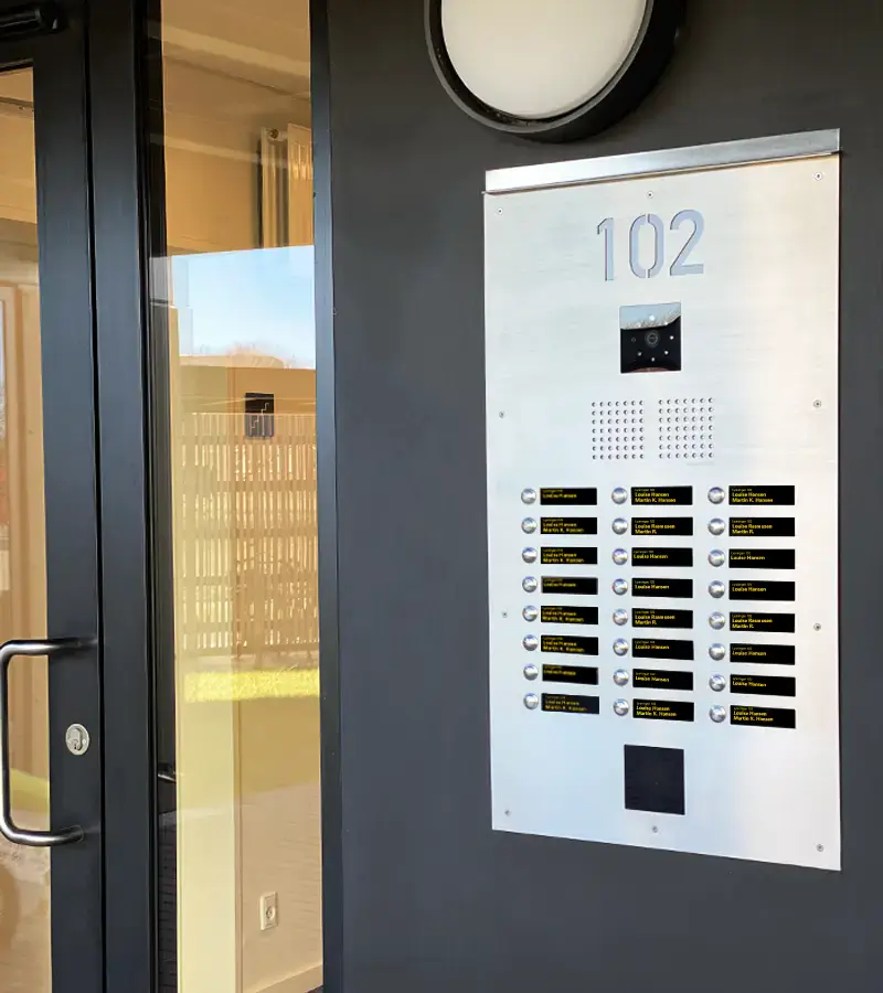 Serie 410D og 510D dørtelefon med digitale navne-displays