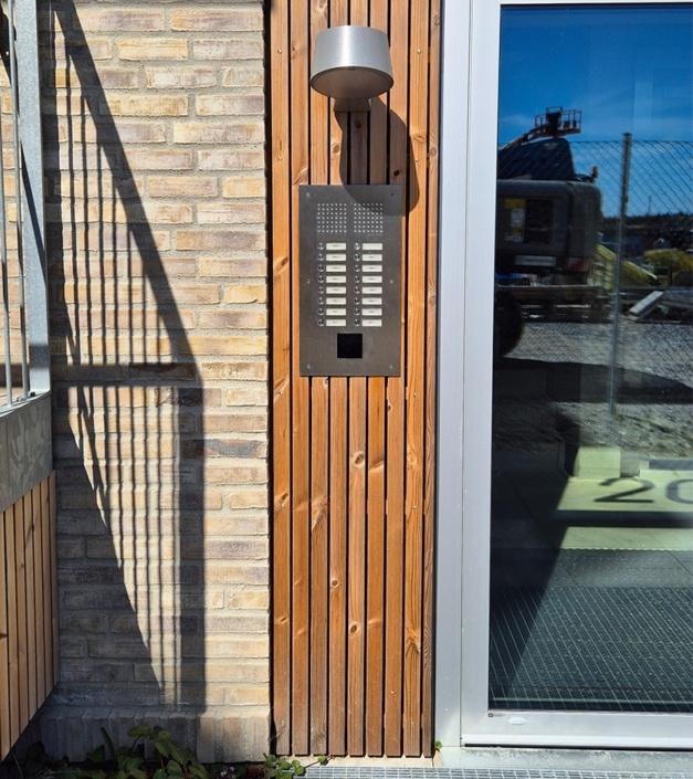 Planforsænket serie 410 dørtelefon i rustfrit stål