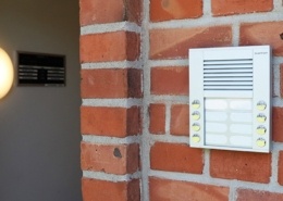 PES dørstation ved Solsortevej