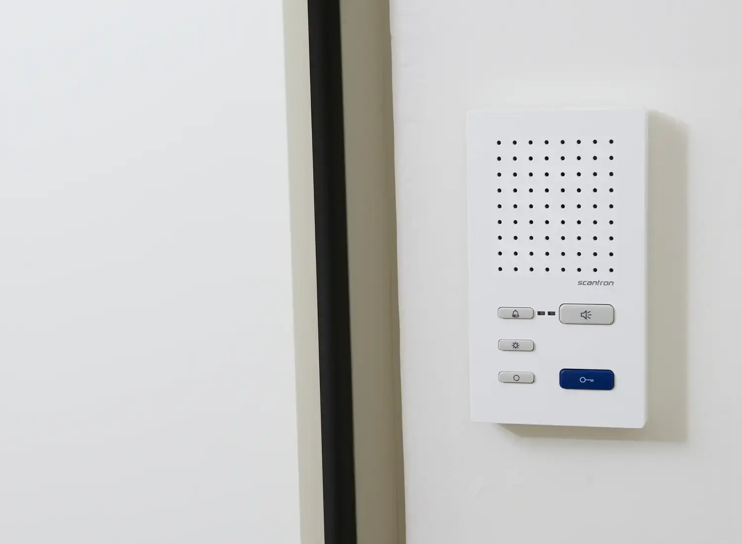 Svarapparat i lejligheden til dørtelefonanlæg