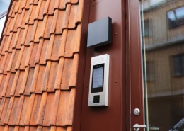 Dørtelefoni med app og touchdørstation ved UN17