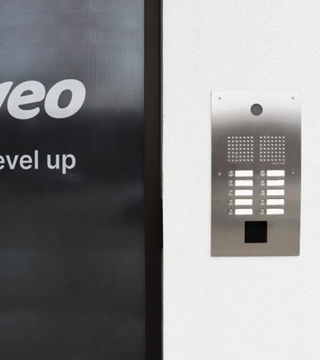 Veo_udvalgt Serie 410 dørstation med video og ADK-læser